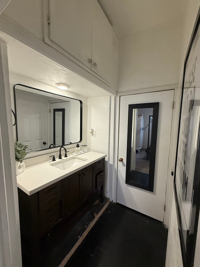 Building Photo - 478 S 100 E