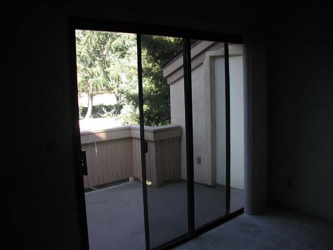 Building Photo - 3400 Sullivan Ct