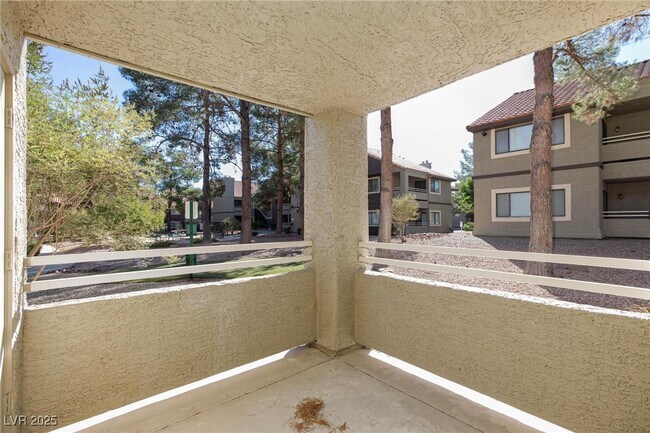 Building Photo - 5058 S Rainbow Blvd