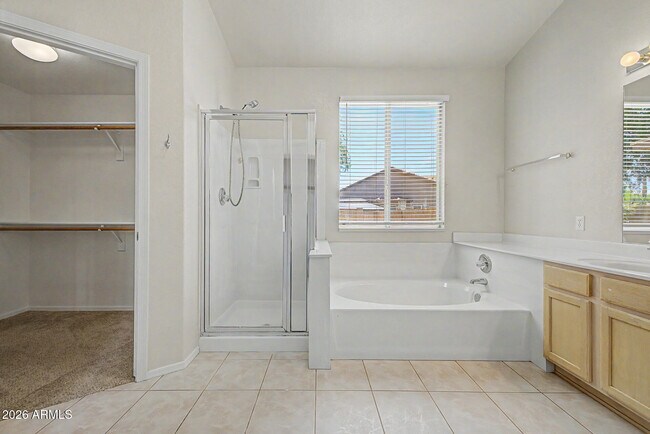 Building Photo - 4545 E Rowel Rd