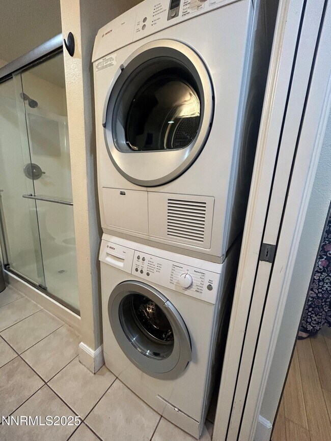 Building Photo - 450 N Arlington Ave