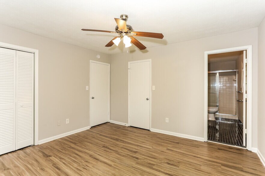 Building Photo - 6206 Shallow Creek Ln