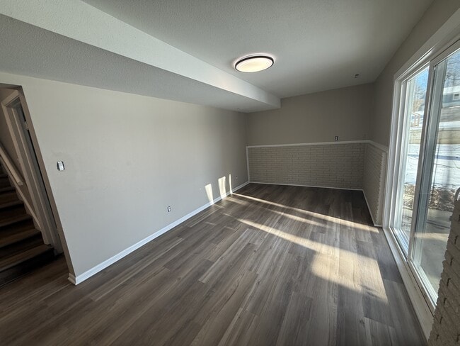 Building Photo - 1001 Caroline Terrace