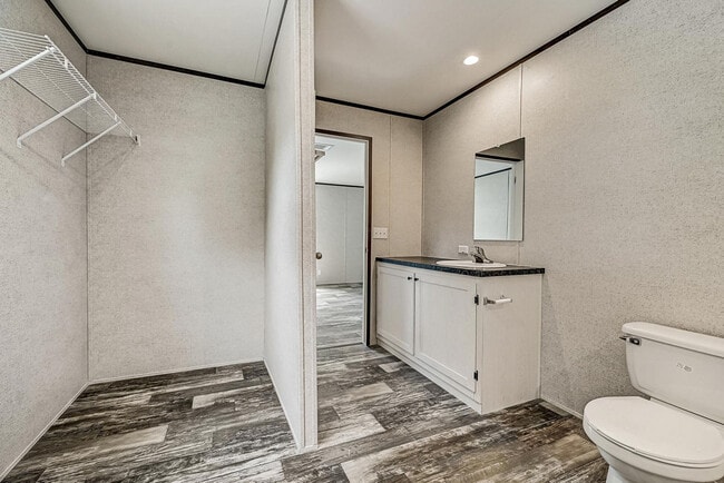 Building Photo - 4075 Lookout Ln