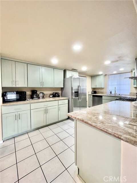 Building Photo - 1227 S Pine St