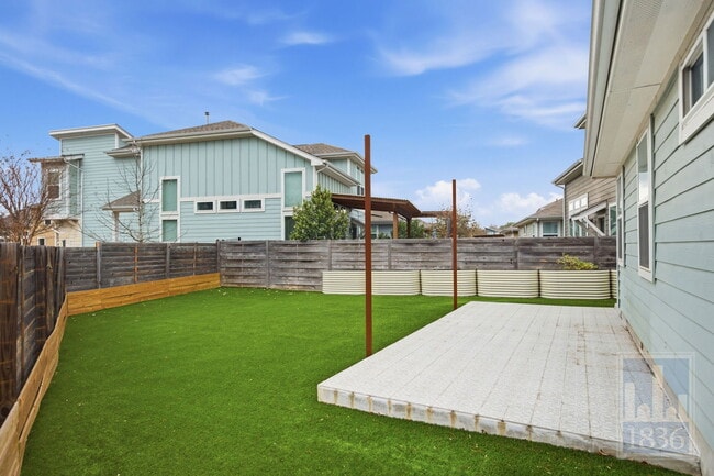 Building Photo - 5901 Rubicon Run