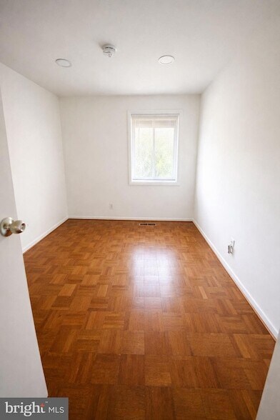 Building Photo - 8966 Footed Ridge