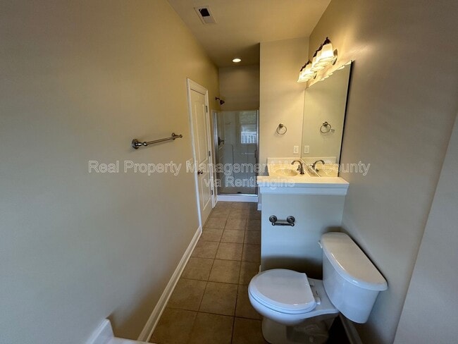 Building Photo - 7764 ACC Blvd