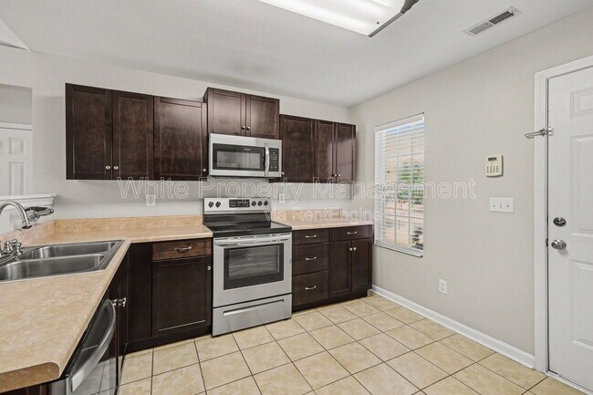 Building Photo - 1820 Meadow Crossing Dr