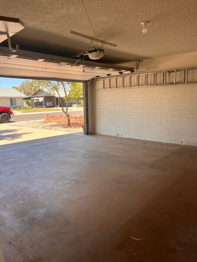 Building Photo - AWESOME TEMPE HOME!!