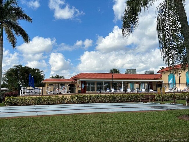 Building Photo - 1903 SW Palm City Rd