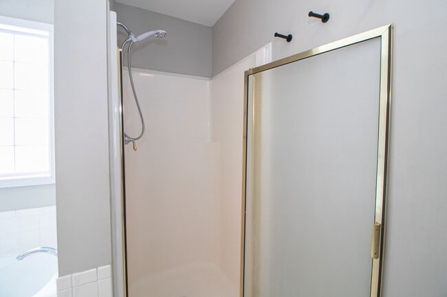 Building Photo - 2553 Emerald Ct