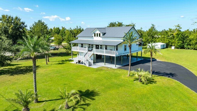 Building Photo - 7211 Bay Crest Rd