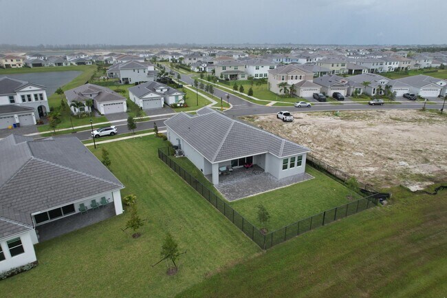 Building Photo - 14075 Spruce Pne Dr