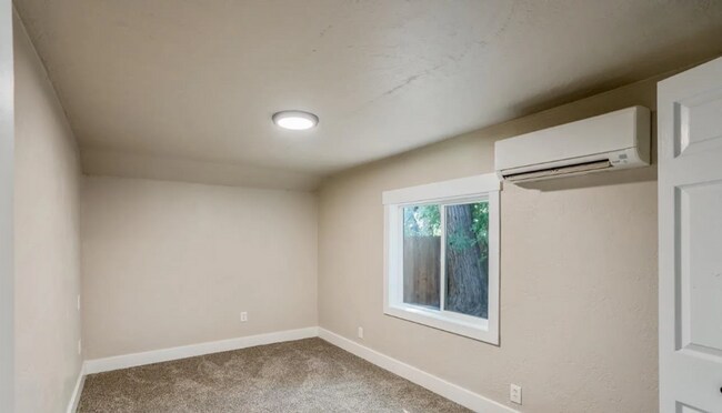 Building Photo - Charming Craftsman-Style Home in Boise 837...