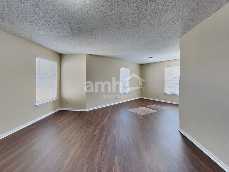 Building Photo - 12897 E 131st St