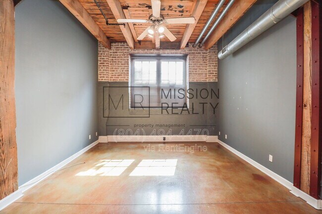 Building Photo - 815 Porter St