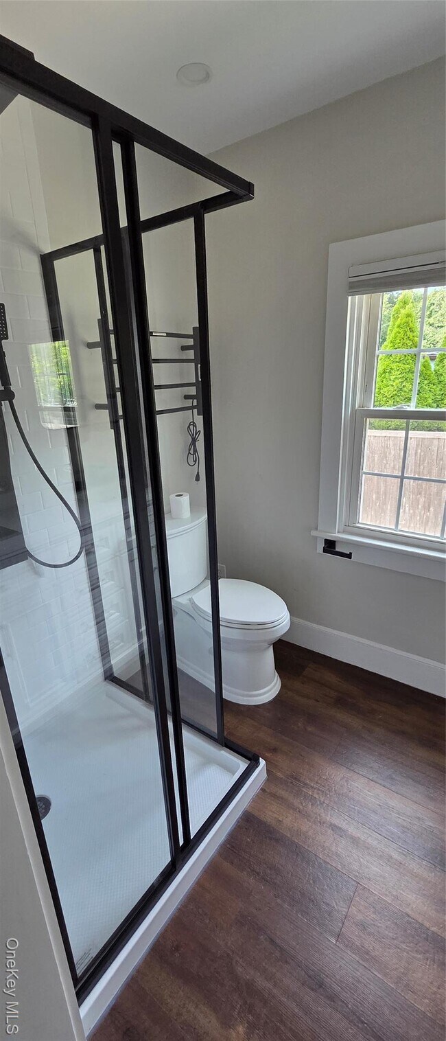 Building Photo - 338 Main St