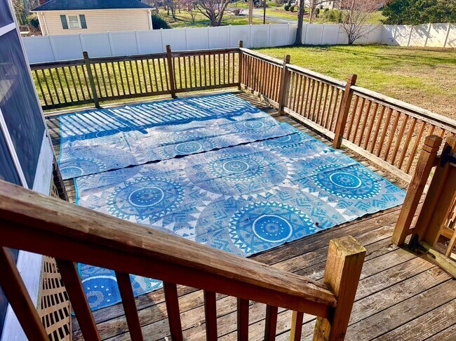 Building Photo - Beautiful 3-bedroom, 2.5-bath home in Clemmons