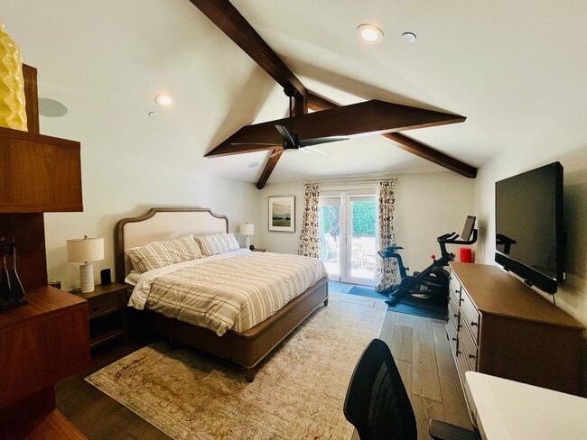 Building Photo - Stunning 3 Bed 2 Bath Downtown Sunnyvale w...