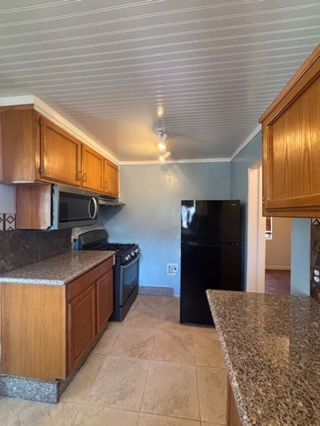 Building Photo - Oceano Gem! 2BR/2BA + Bonus Room, Private Patio & Extra Storage