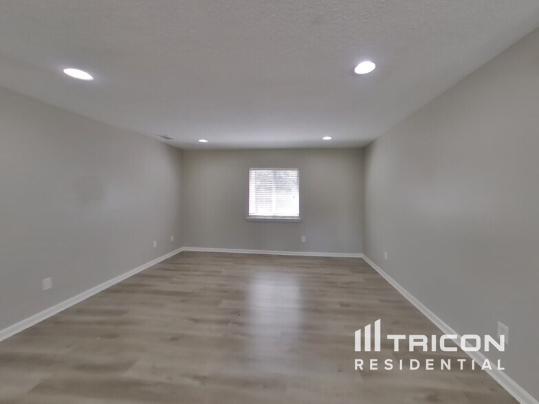 Building Photo - 12331 Cardinal Creek Dr