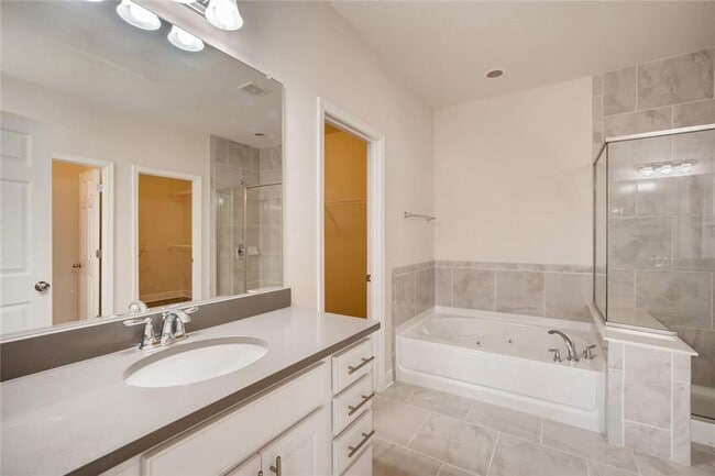 Building Photo - 2255 Emerald Sky Dr