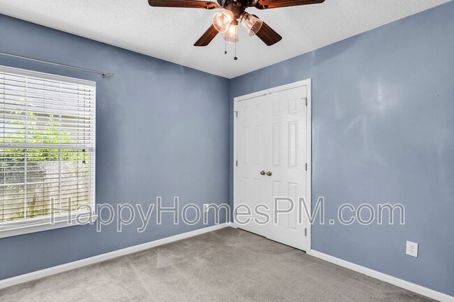 Building Photo - 135 Thistle Rd