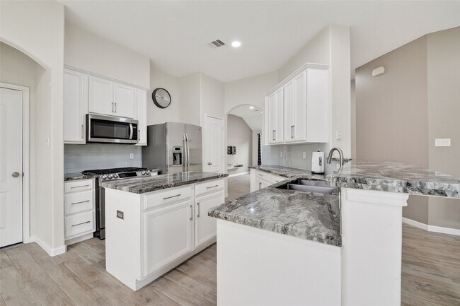 Building Photo - 1814 Midnight Ln