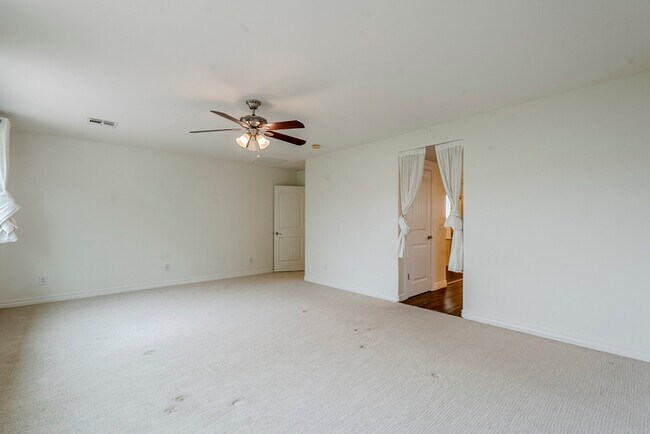 Building Photo - 2744 E Donato Dr