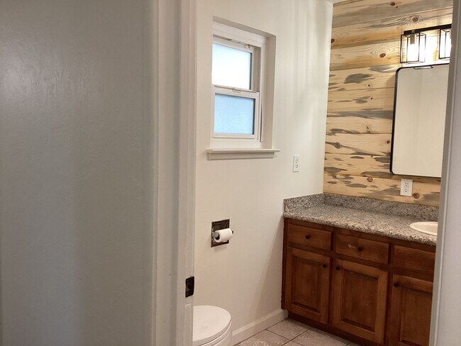 Building Photo - 4648 N 6th St