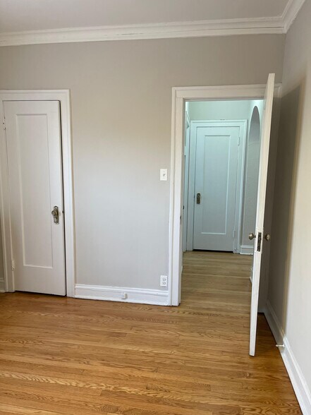 Building Photo - 1640 W Estes Ave