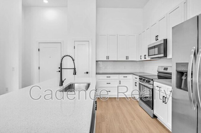Building Photo - 610 S Kerr Ave