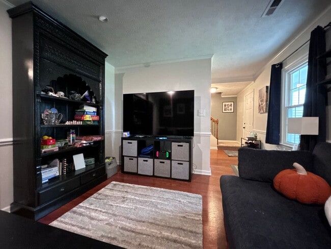 Building Photo - 710 Carywood Ln