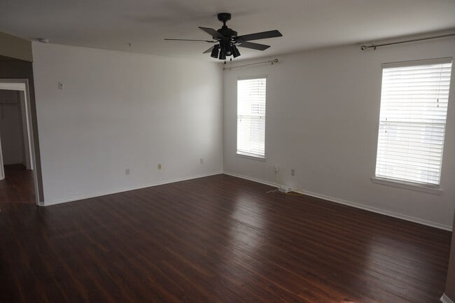 Building Photo - Beautifully Upgraded 2/2 in Residences at Sabal Point