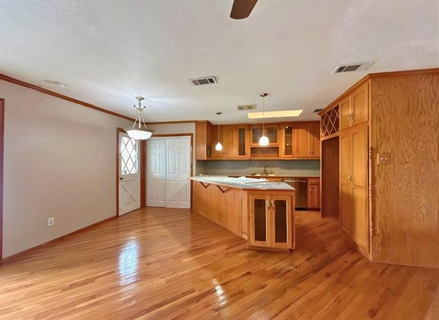 Building Photo - 5533 King Dr