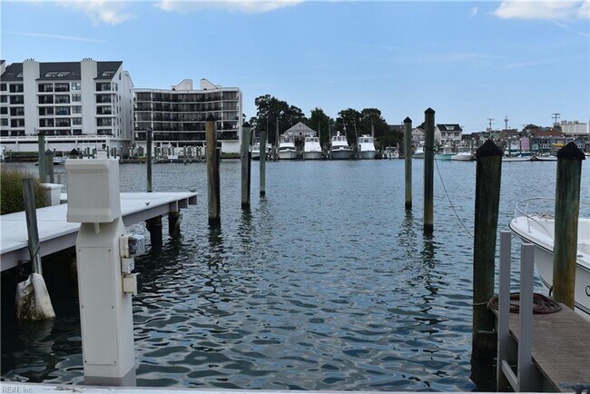 Building Photo - Harbour Point