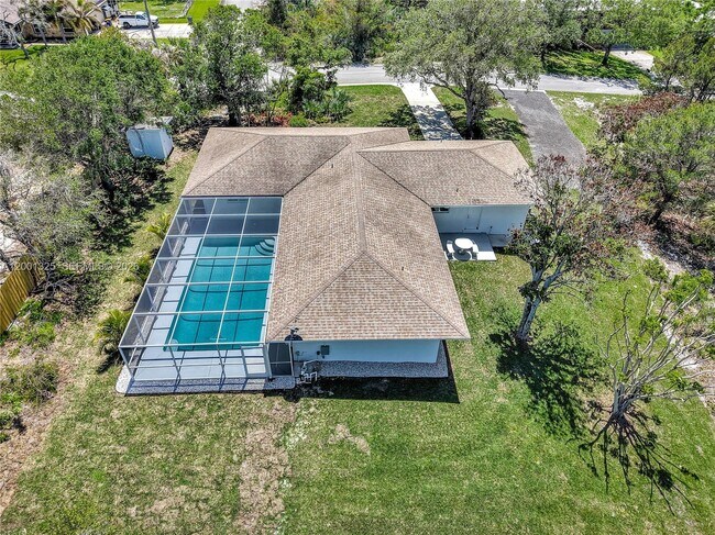 Building Photo - 9125 SE Karin St