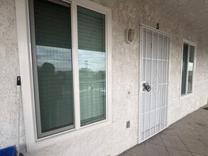 Building Photo - 007