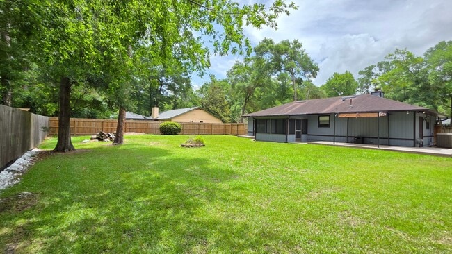 Building Photo - FOR RENT 2 bed 2 bath 1 car garage home.