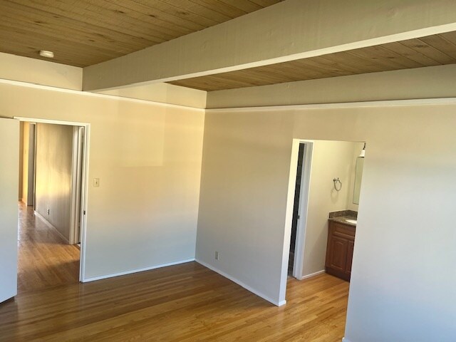 Building Photo - 880 Larkspur Dr