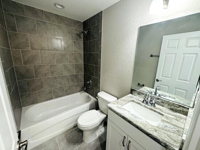 Building Photo - 6574 SE 108 Ln
