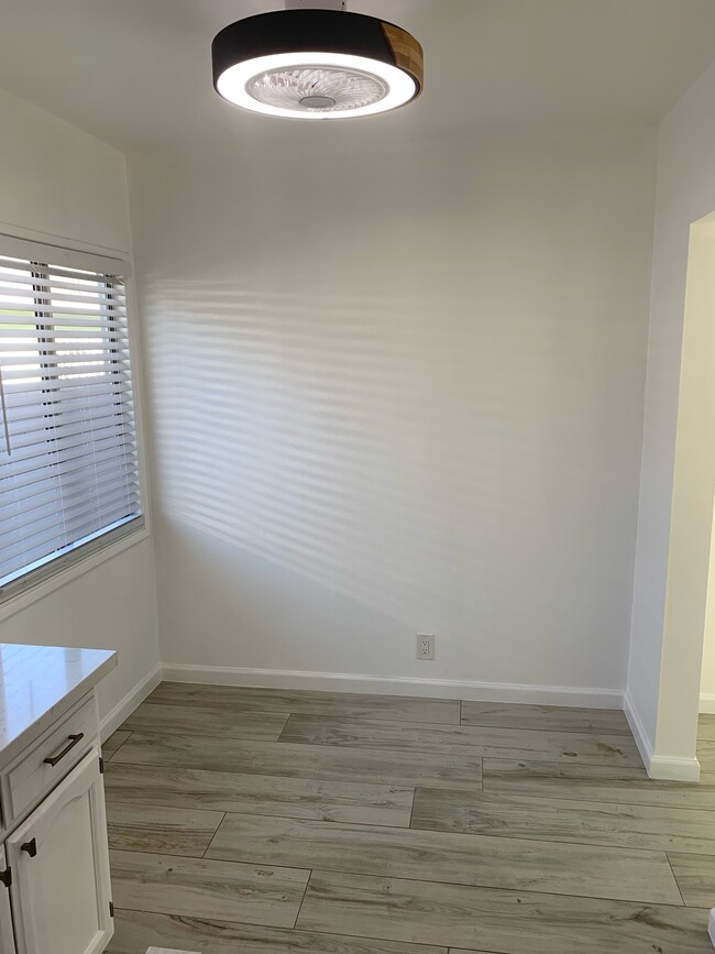 Dining Area in Kitchen - 6873 Fry St