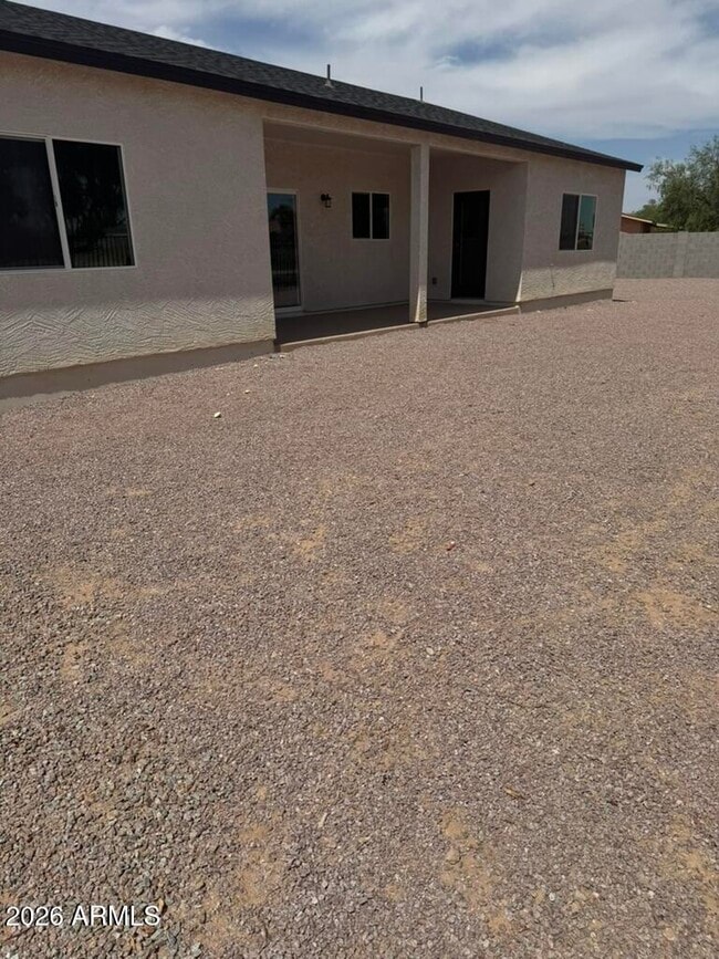 Building Photo - 15235 S Country Club Dr