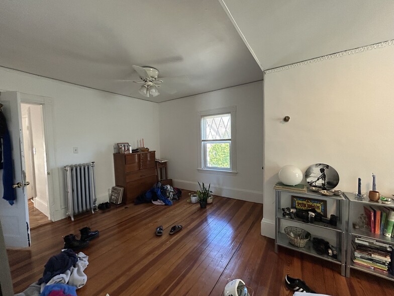 Building Photo - 108 Brooks St