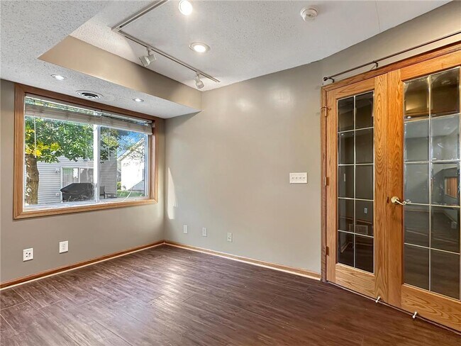 Building Photo - 1556 Chartreux Ave