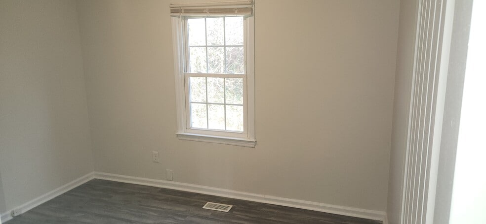 Building Photo - 202 Selwyn Aly