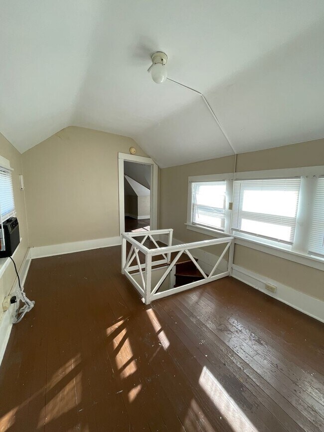 Building Photo - 1113 Constitution St