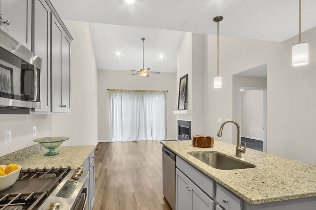 Building Photo - Spacious 3 Bedroom 3.5 Bath Townhome with Finished Basement & First-Floor Suite Near I-64