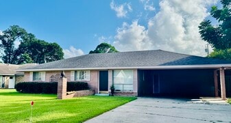Building Photo - 211 N William Dr